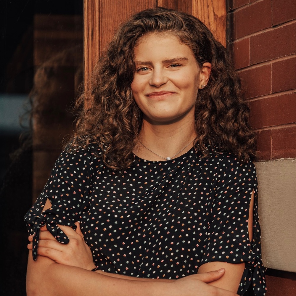 Meet your Posher, Claire